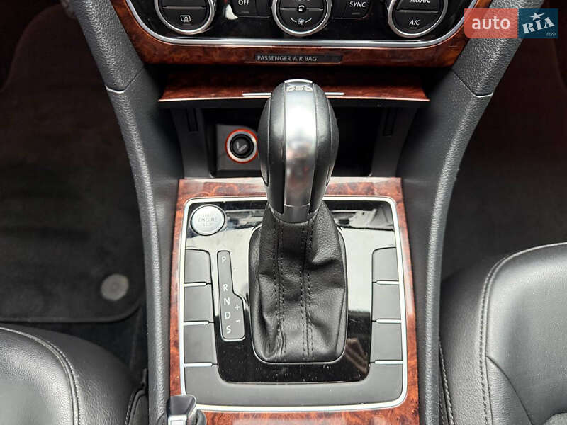 Седан Volkswagen Passat 2014 в Одессе