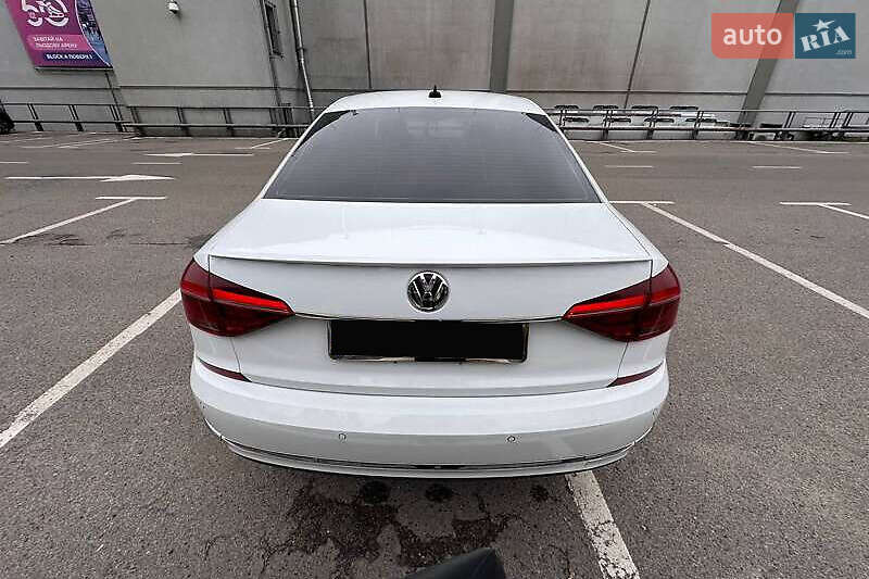 Седан Volkswagen Passat 2017 в Киеве фото 3 Седан Volkswagen Passat 2017 в Киеве