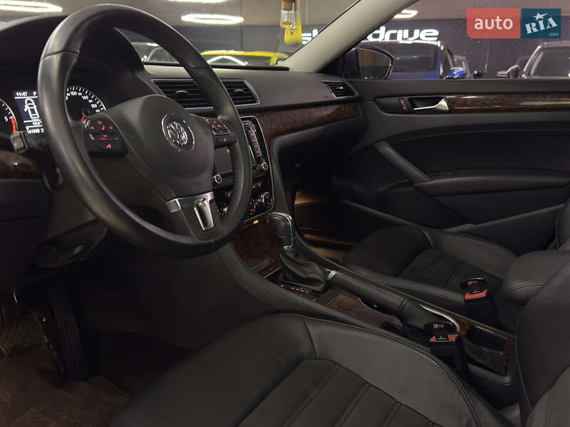 Седан Volkswagen Passat 2013 в Николаеве