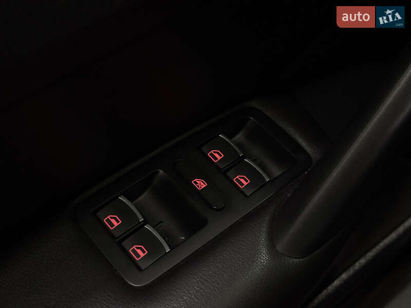 Седан Volkswagen Passat 2013 в Николаеве