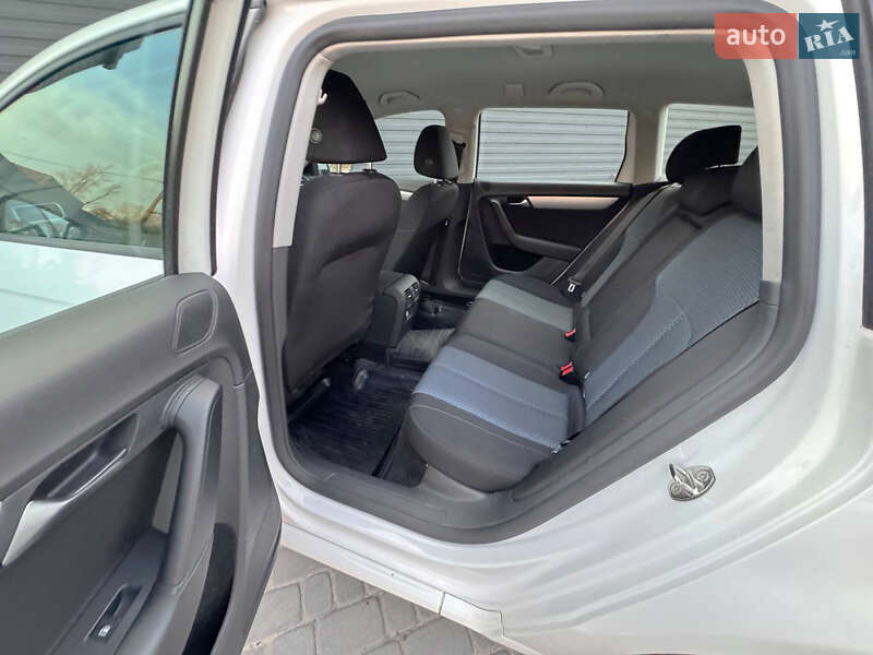 Універсал Volkswagen Passat 2011 в Кам'янському