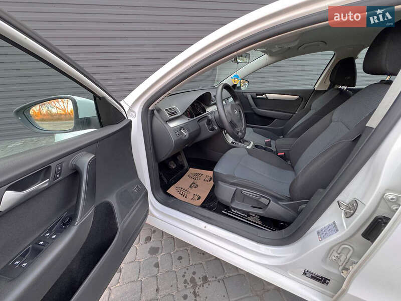 Універсал Volkswagen Passat 2011 в Кам'янському