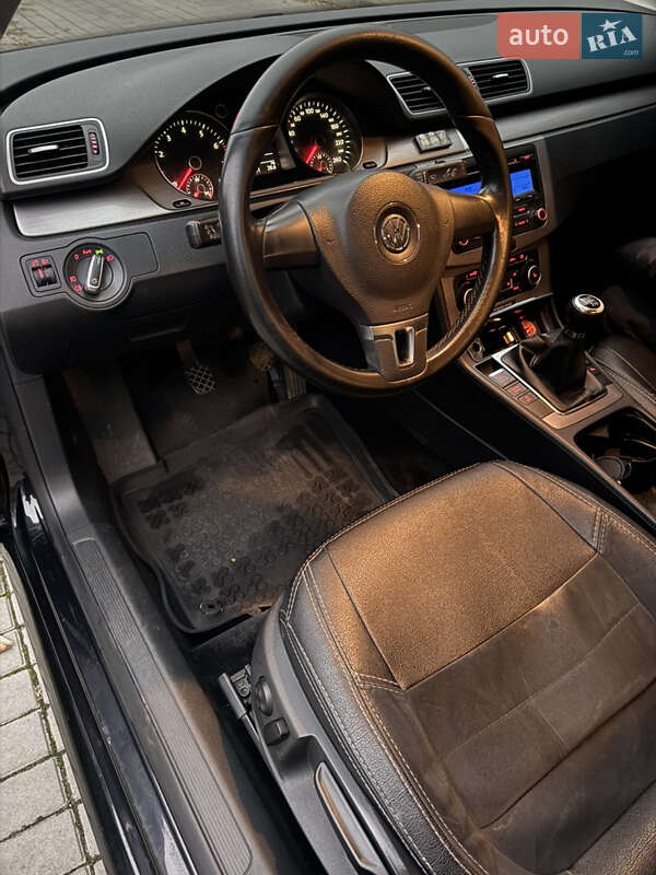Седан Volkswagen Passat 2011 в Киеве фото 15 Седан Volkswagen Passat 2011 в Киеве