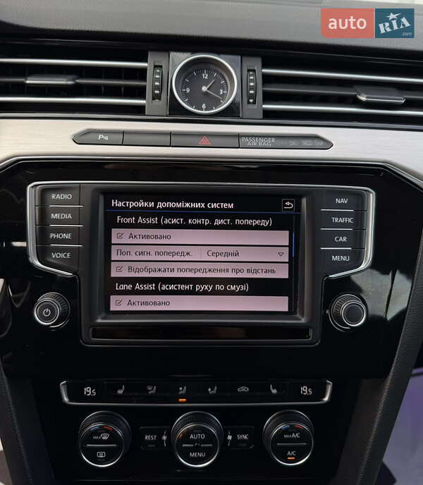 Универсал Volkswagen Passat 2016 в Житомире