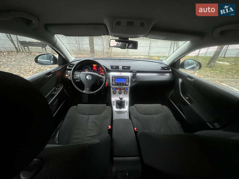Седан Volkswagen Passat 2006 в Ивано-Франковске
