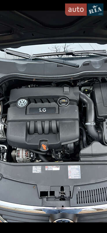 Седан Volkswagen Passat 2006 в Ивано-Франковске