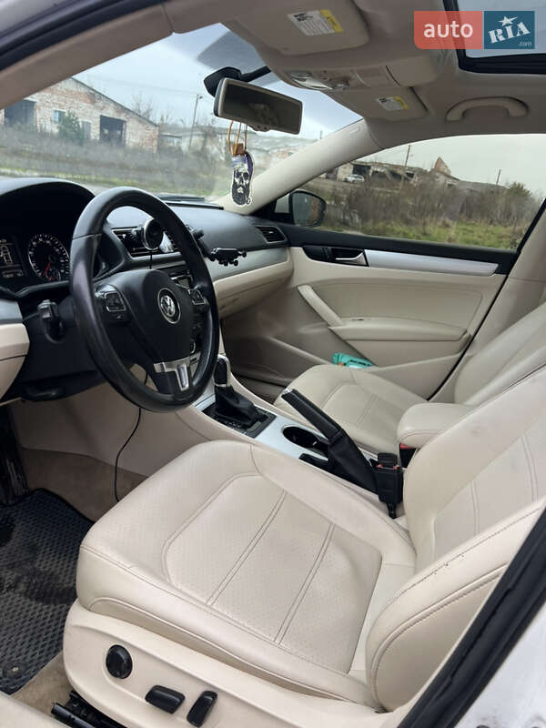Седан Volkswagen Passat 2012 в Тетієві