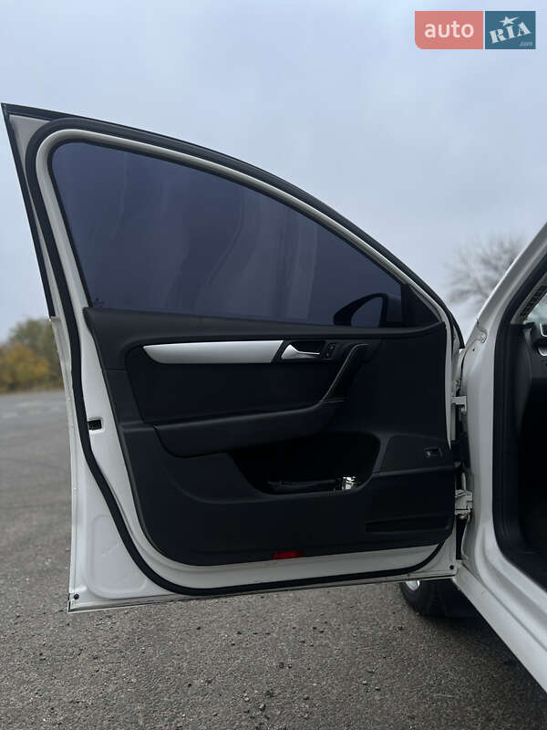 Седан Volkswagen Passat 2012 в Подільську