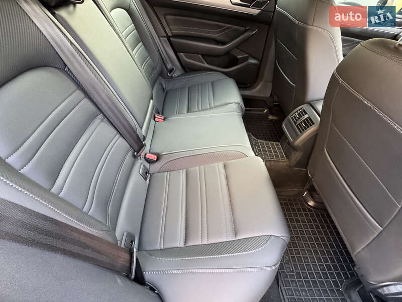 Универсал Volkswagen Passat 2022 в Киеве