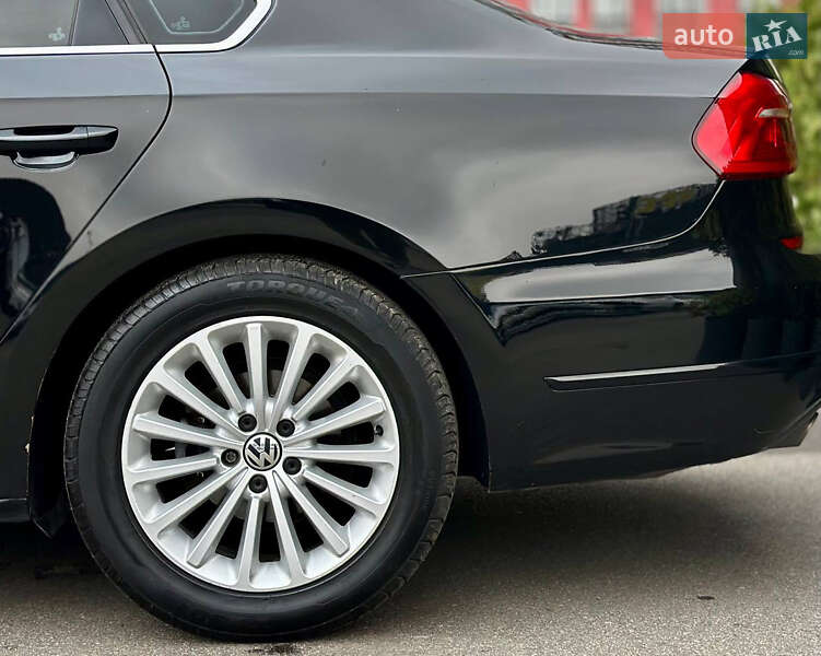 Седан Volkswagen Passat 2015 в Киеве