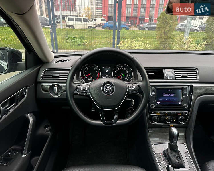 Седан Volkswagen Passat 2015 в Киеве