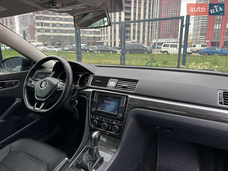 Седан Volkswagen Passat 2015 в Киеве