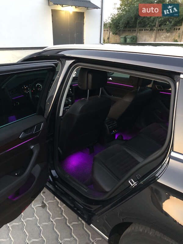 Универсал Volkswagen Passat 2016 в Бориславе