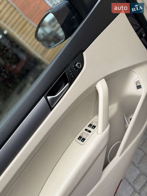 Седан Volkswagen Passat 2015 в Одесі фото 56 Седан Volkswagen Passat 2015 в Одесі