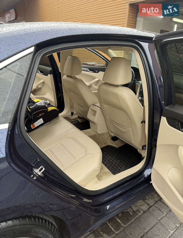 Седан Volkswagen Passat 2015 в Одесі фото 61 Седан Volkswagen Passat 2015 в Одесі