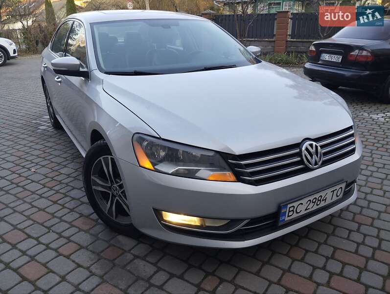Седан Volkswagen Passat 2012 в Львове
