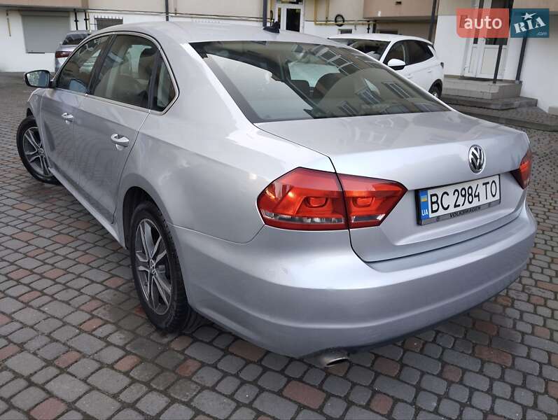 Седан Volkswagen Passat 2012 в Львове