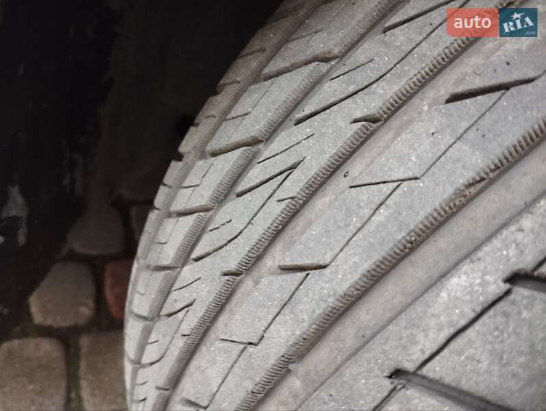 Седан Volkswagen Passat 2012 в Львове