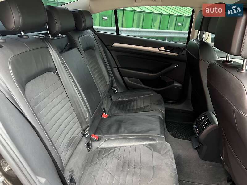 Седан Volkswagen Passat 2018 в Києві