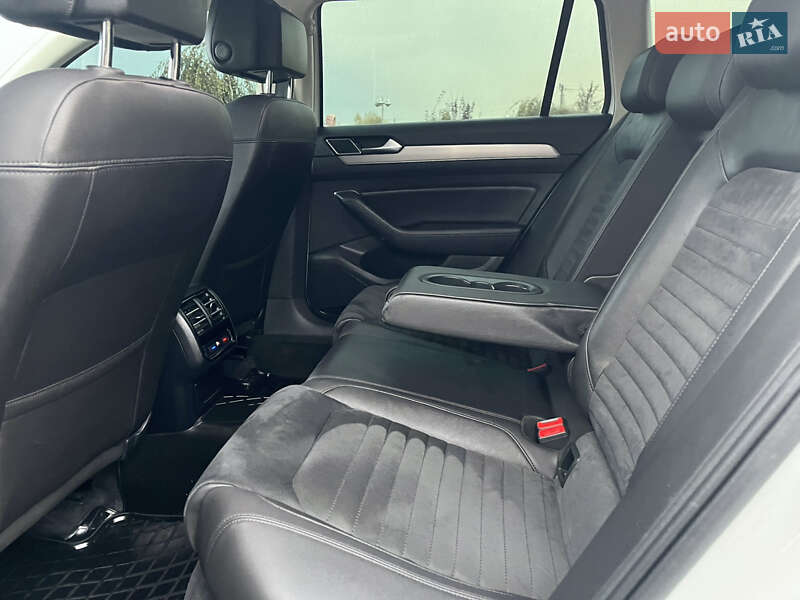 Универсал Volkswagen Passat 2018 в Львове