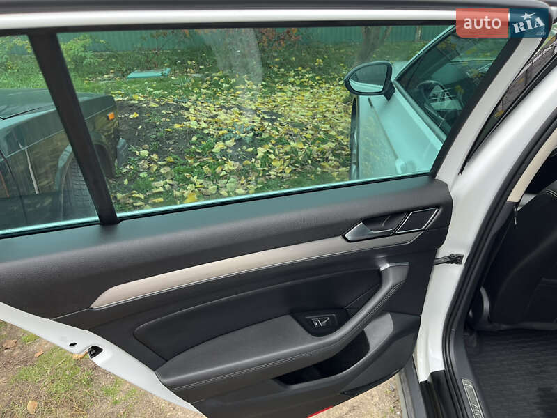 Универсал Volkswagen Passat 2017 в Ивано-Франковске