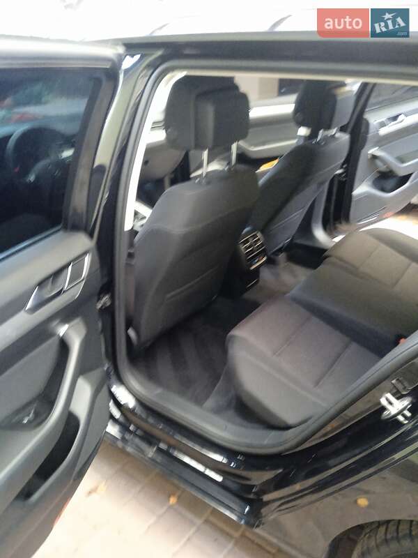 Универсал Volkswagen Passat 2018 в Днепре