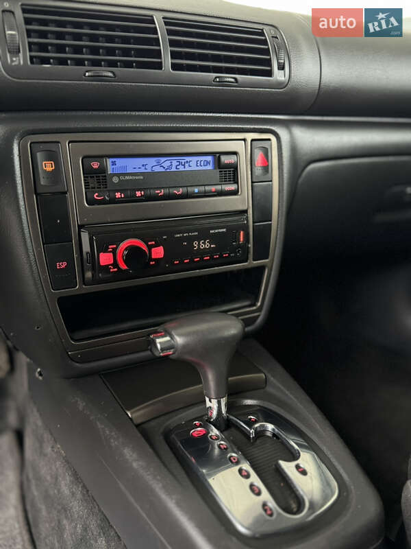 Универсал Volkswagen Passat 2004 в Ильинцах