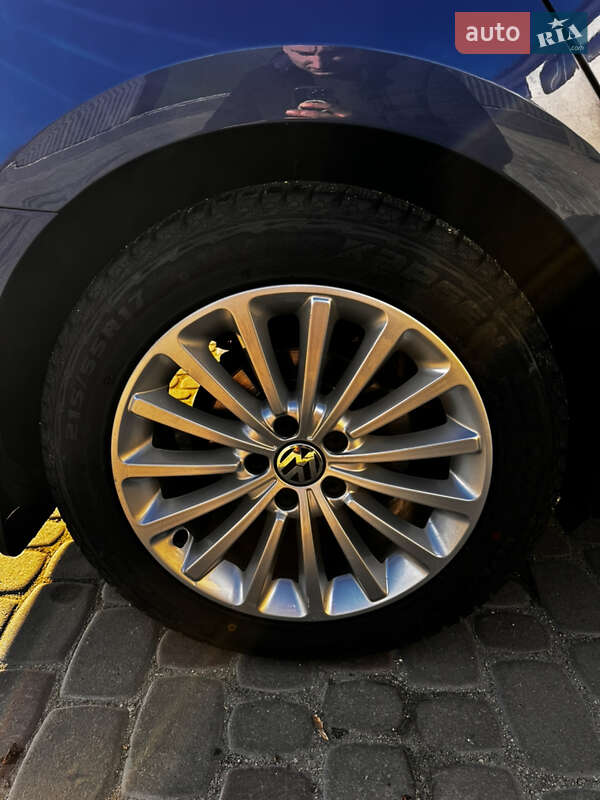 Седан Volkswagen Passat 2016 в Волочиске