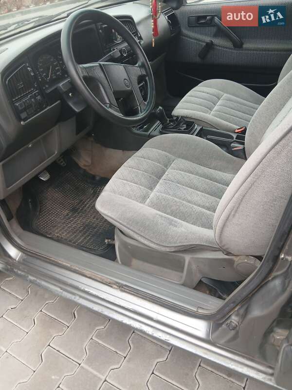 Седан Volkswagen Passat 1992 в Стрые