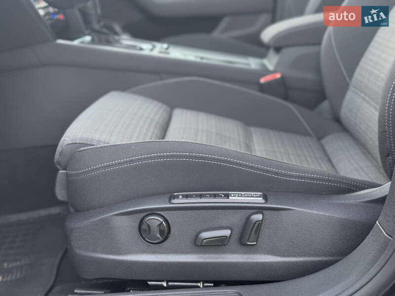 Седан Volkswagen Passat 2022 в Луцке