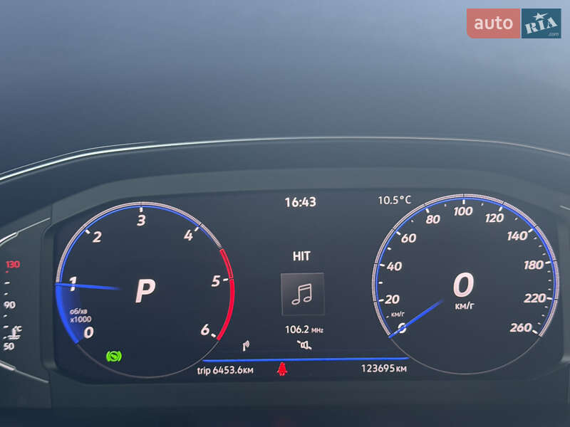 Седан Volkswagen Passat 2022 в Луцке