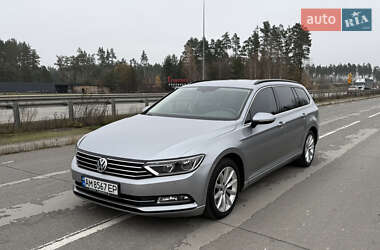 Универсал Volkswagen Passat 2017 в Житомире