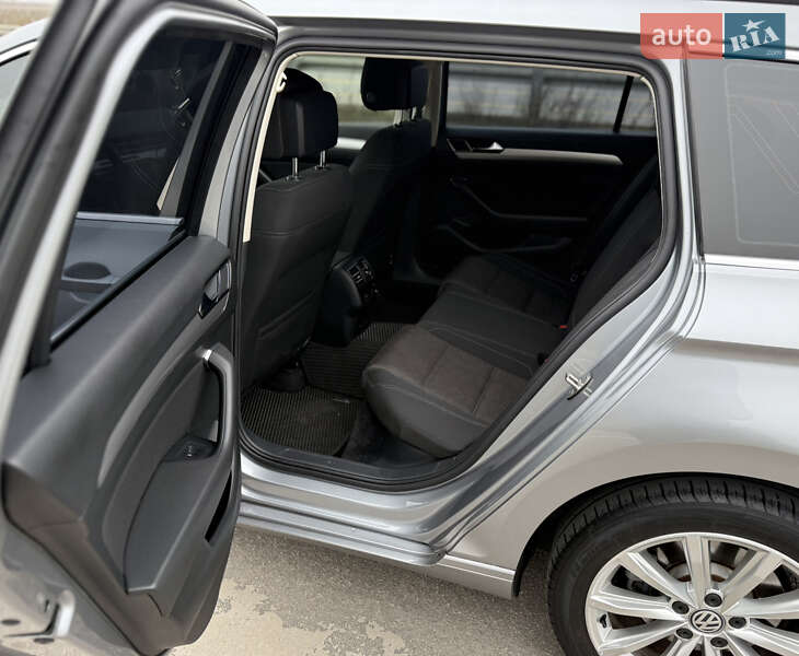 Универсал Volkswagen Passat 2017 в Житомире