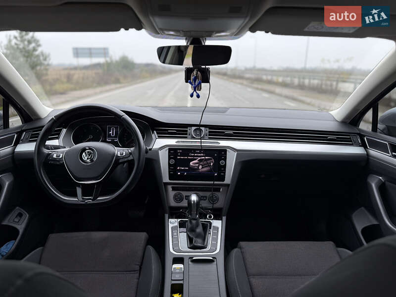 Универсал Volkswagen Passat 2017 в Житомире