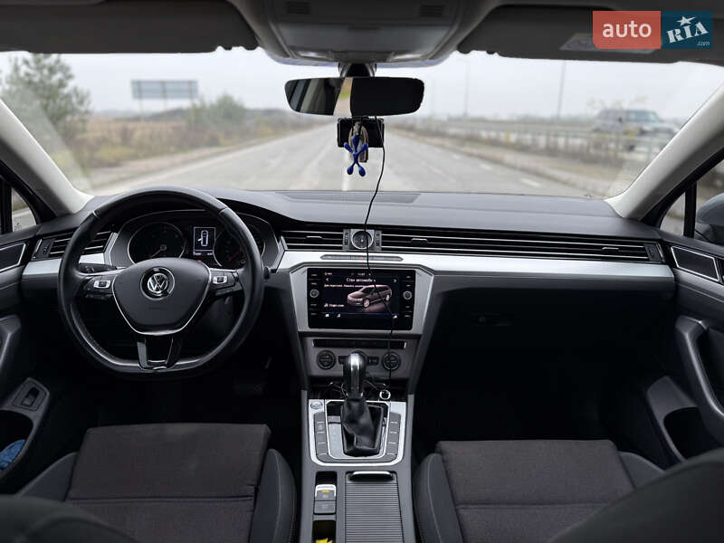 Универсал Volkswagen Passat 2017 в Житомире