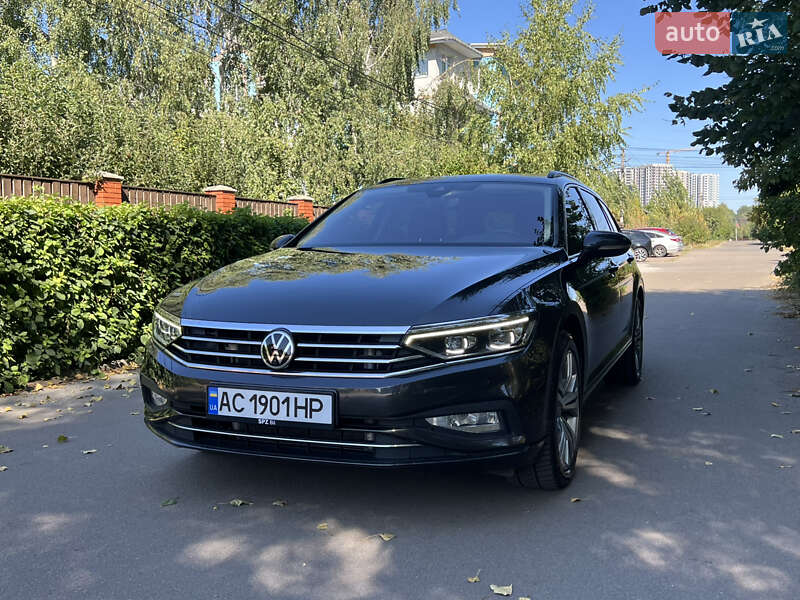 Универсал Volkswagen Passat 2020 в Киеве