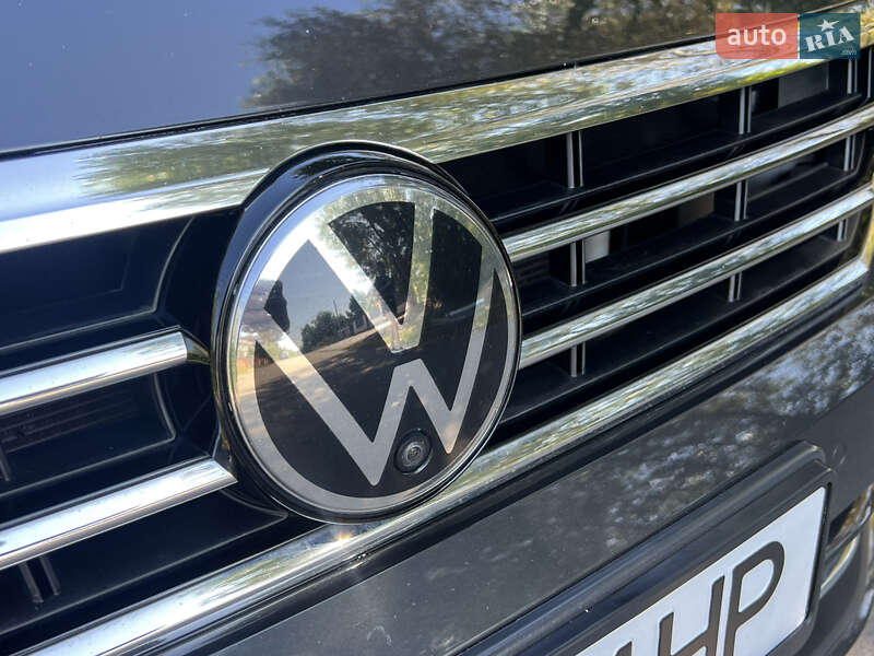 Универсал Volkswagen Passat 2020 в Киеве