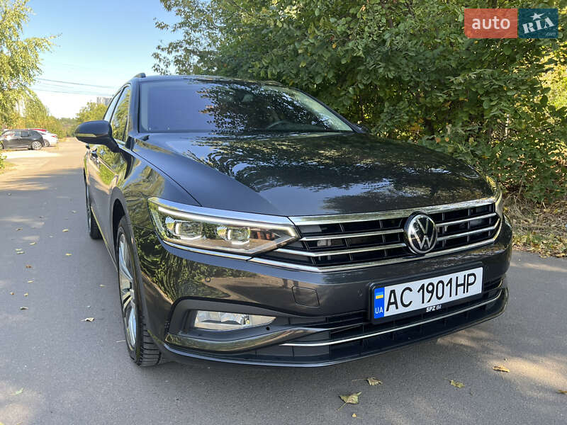 Универсал Volkswagen Passat 2020 в Киеве