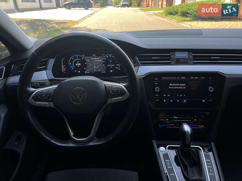 Универсал Volkswagen Passat 2020 в Киеве