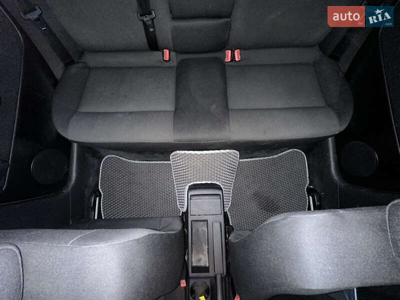 Седан Volkswagen Passat 2003 в Ровно фото 20 Седан Volkswagen Passat 2003 в Ровно