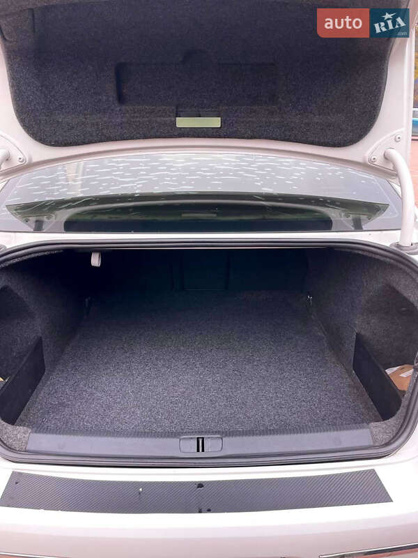 Седан Volkswagen Passat 2006 в Одессе