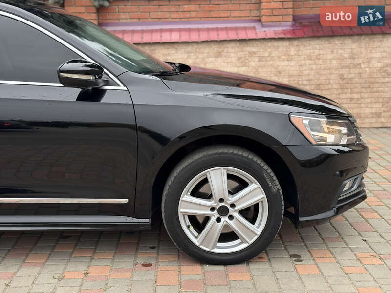 Седан Volkswagen Passat 2016 в Одессе