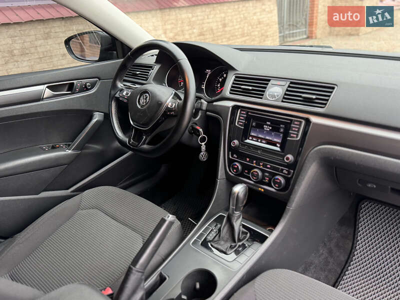 Седан Volkswagen Passat 2016 в Одессе