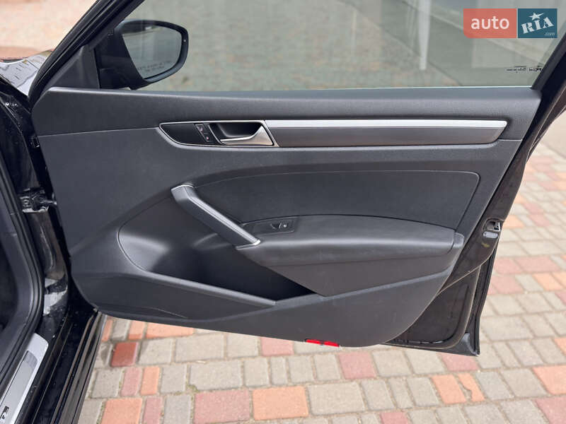 Седан Volkswagen Passat 2016 в Одессе