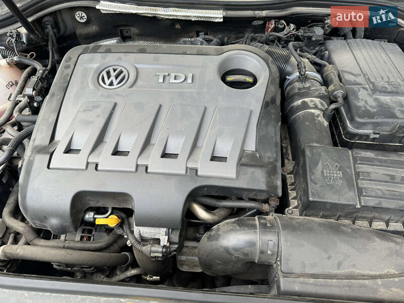 Универсал Volkswagen Passat 2014 в Дрогобыче