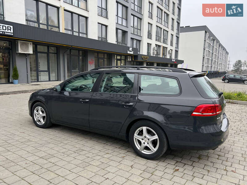Універсал Volkswagen Passat 2012 в Новояворівську