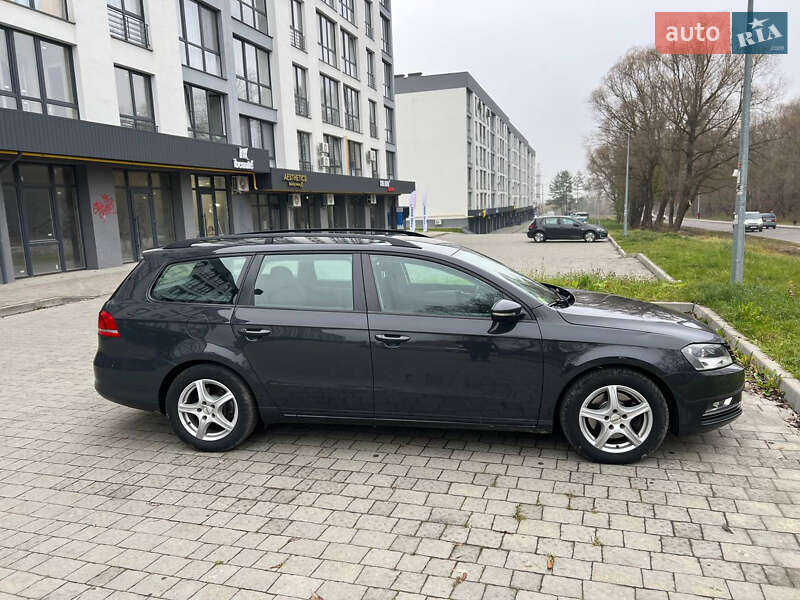 Універсал Volkswagen Passat 2012 в Новояворівську