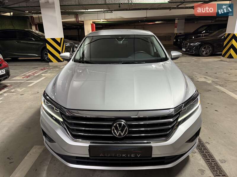 Седан Volkswagen Passat 2020 в Киеве