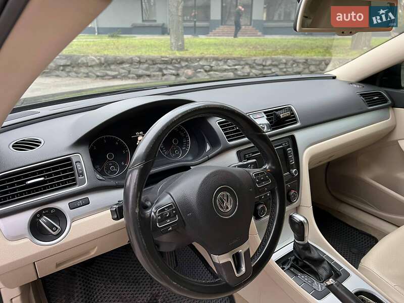 Седан Volkswagen Passat 2013 в Кременчуге