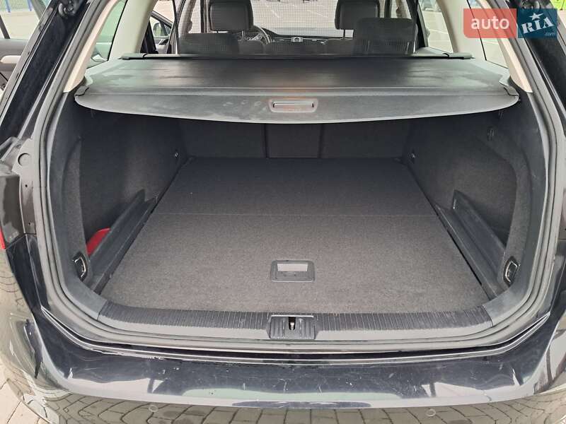 Универсал Volkswagen Passat 2018 в Нововолынске фото 12 Универсал Volkswagen Passat 2018 в Нововолынске